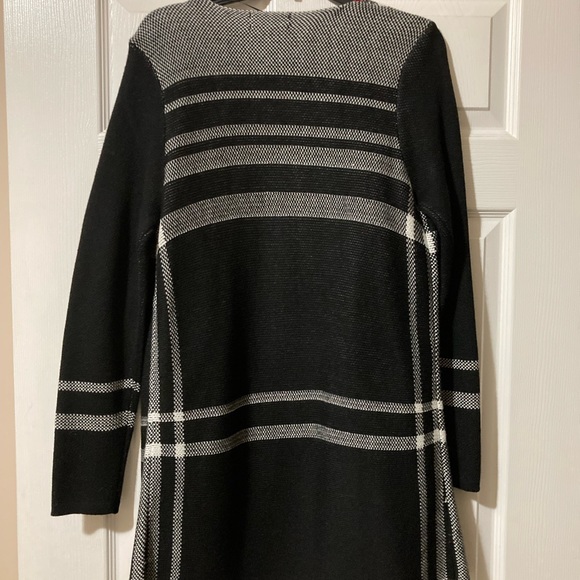 Cute multi-color sweater - Picture 5 of 8